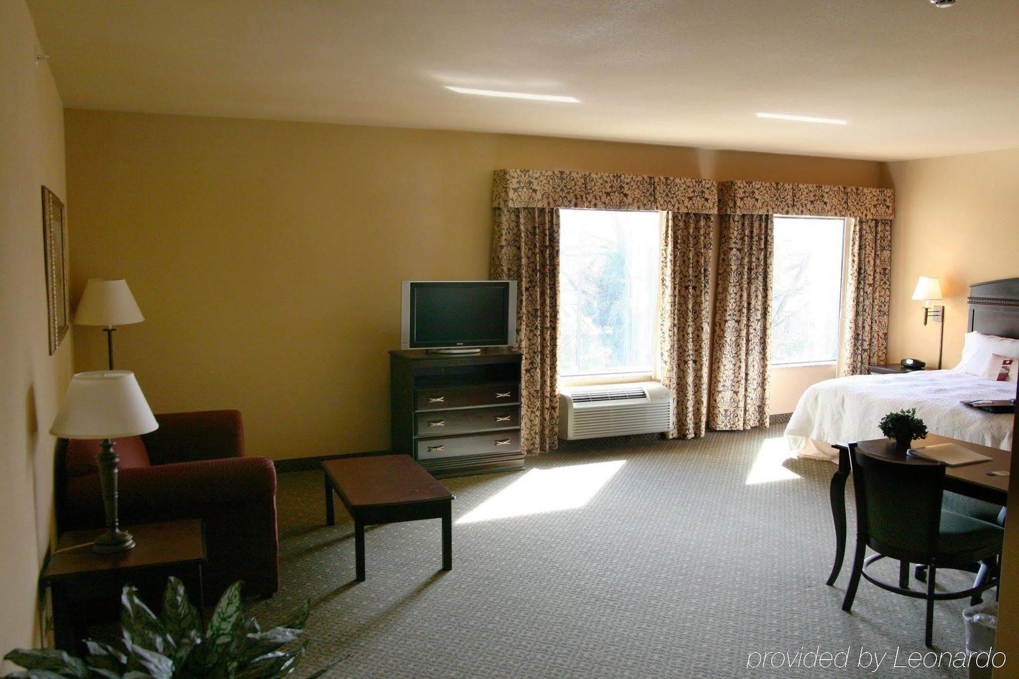 Hampton Inn & Suites Fredericksburg Room photo